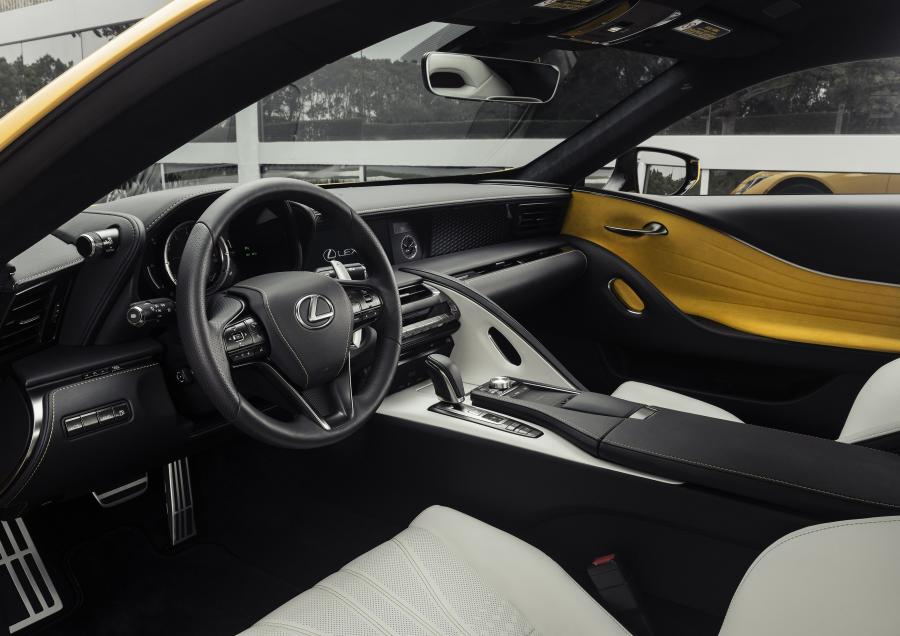 Интерьер Lexus LC500 Inspiration Series (Flare Yellow) 2019 года  (NA) (фото 4 из 40)